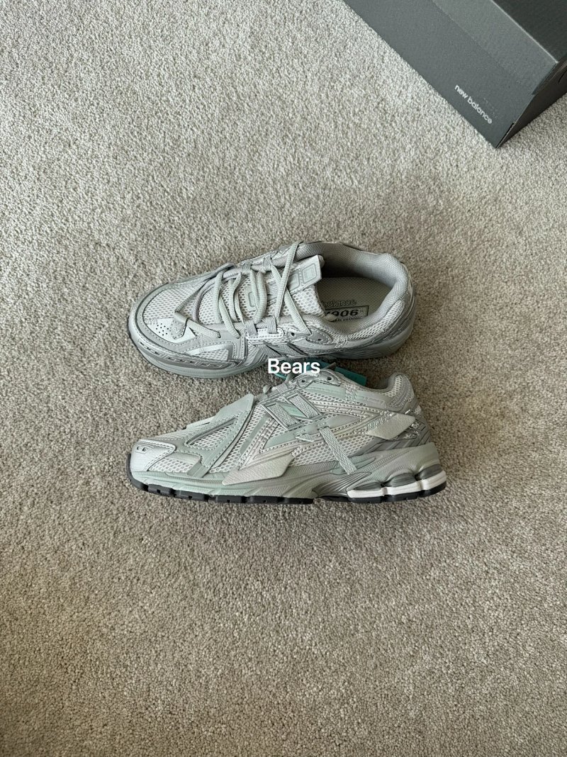 Shoes from Bears