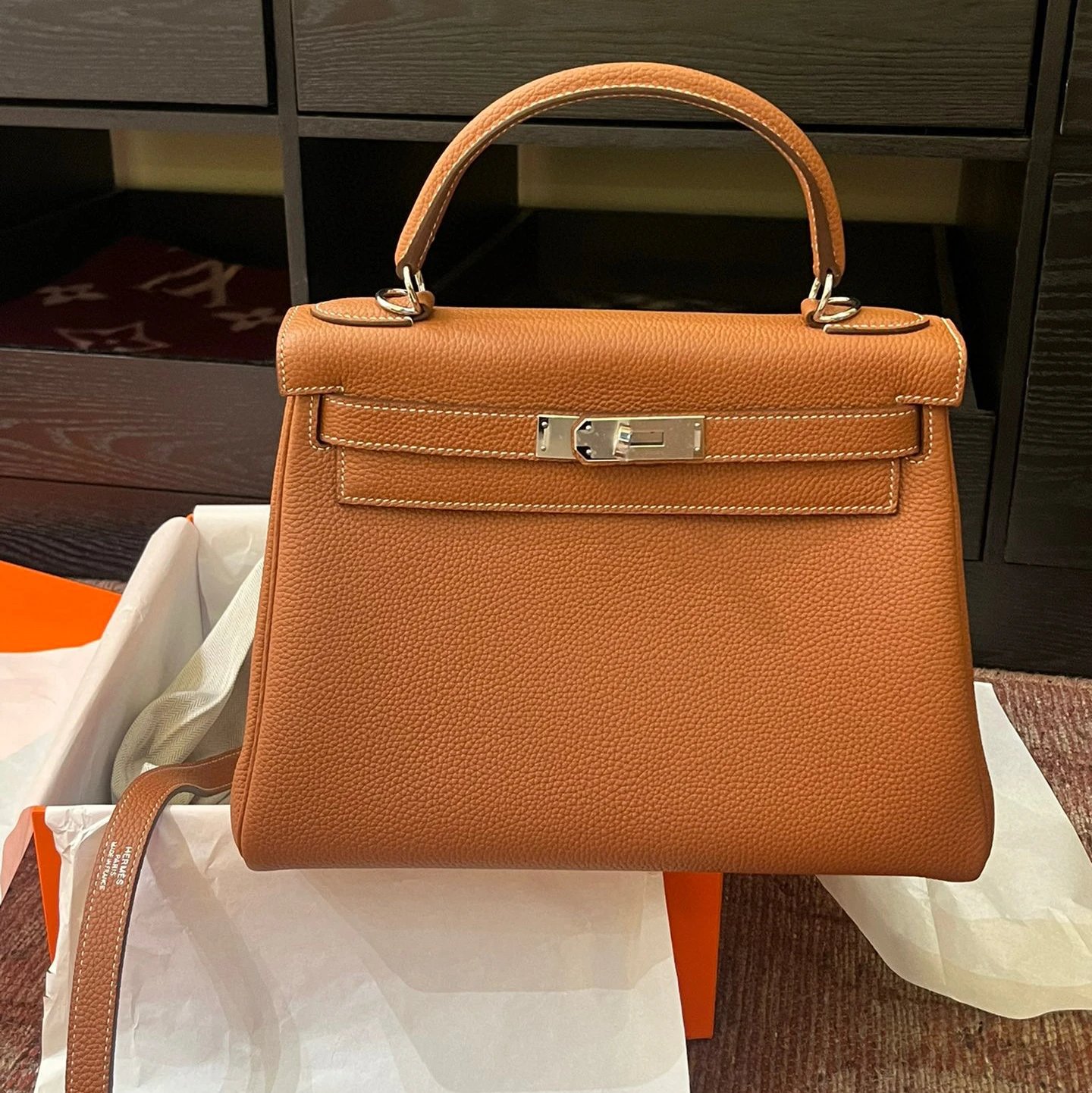 Hermes Kelly · 4