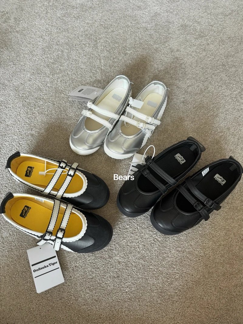 Shoes from Bears