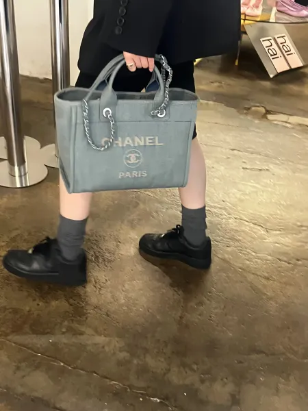 Chanel Deauville Tote Bag White Canvas with Black Logo - 2