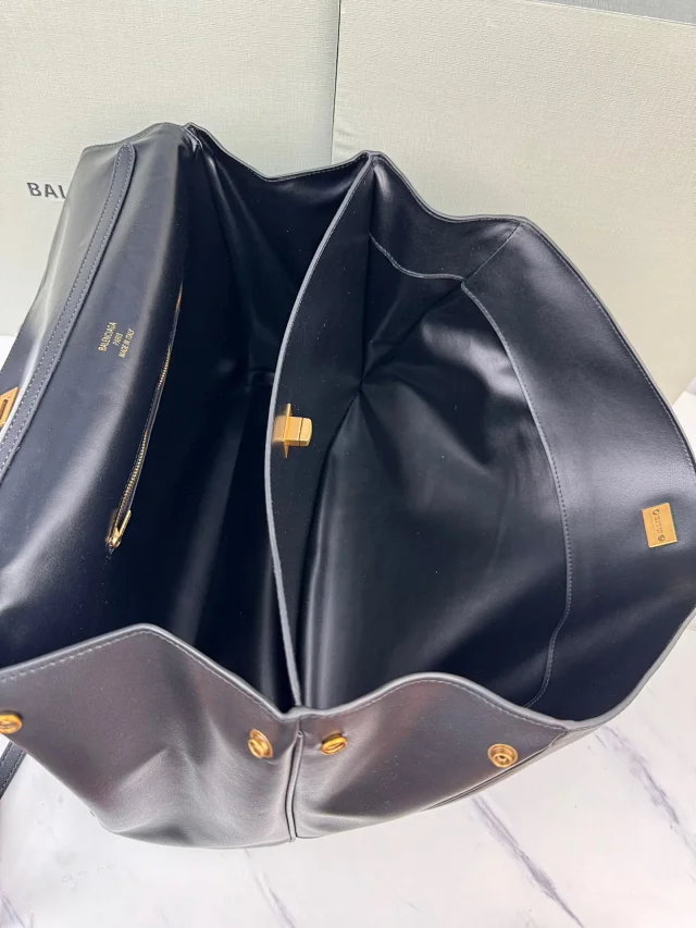 Balenciaga Shoulder Bags Rodeo bag with turn-lock closure product detail image 40