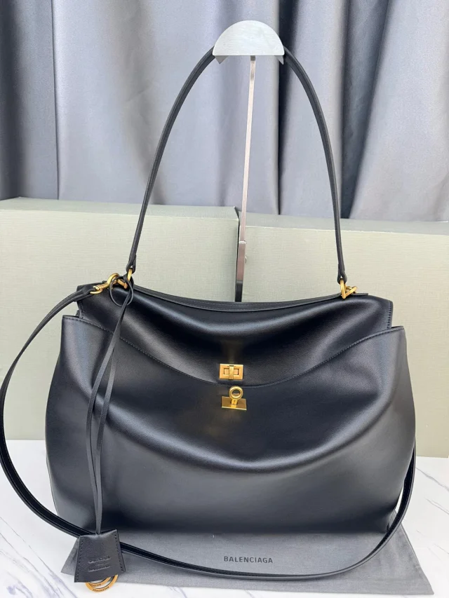 Balenciaga Shoulder Bags Rodeo bag with turn-lock closure product detail image 36