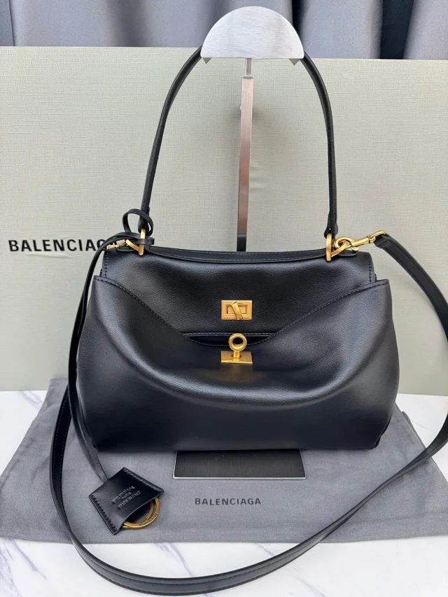 Balenciaga Shoulder Bags Rodeo bag with turn-lock closure product detail image 48