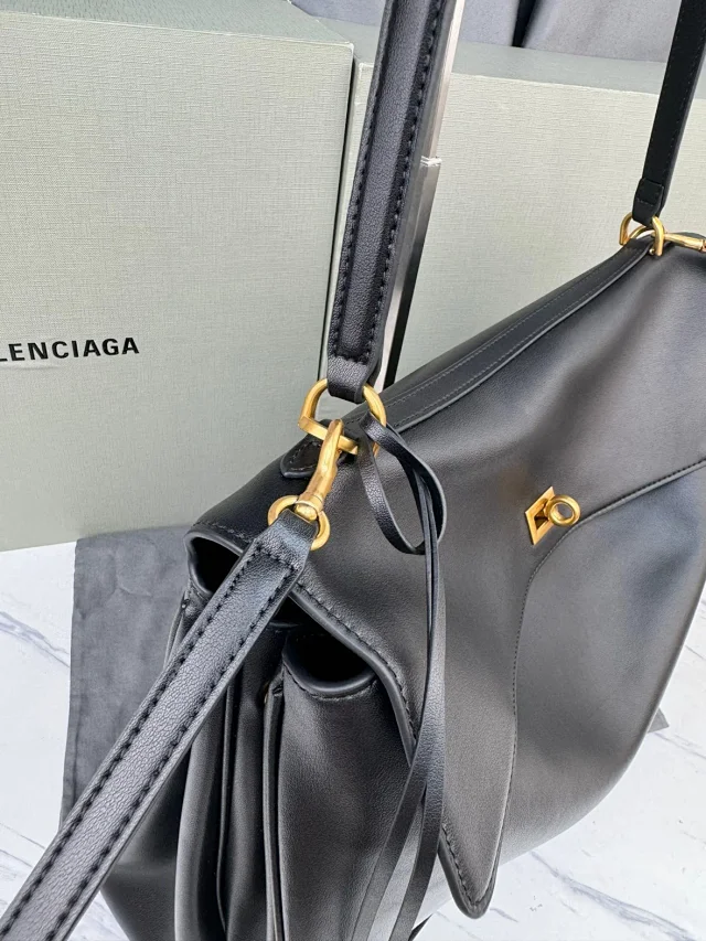 Balenciaga Shoulder Bags Rodeo bag with turn-lock closure product detail image 39