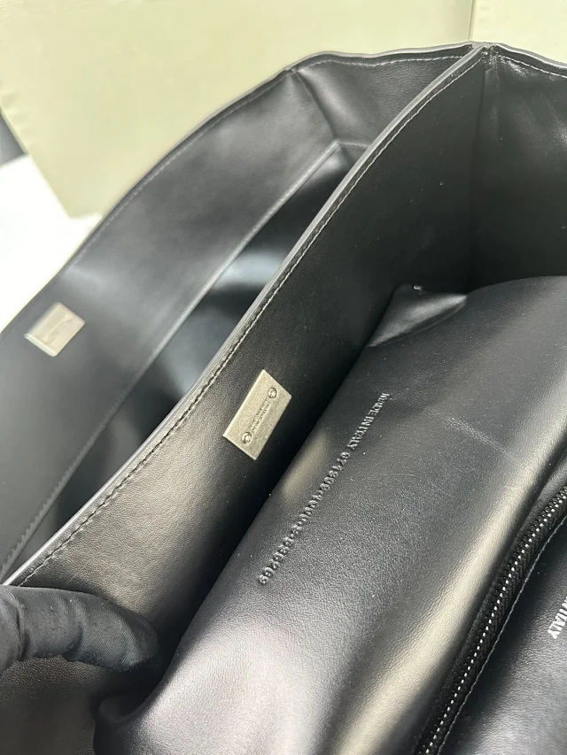 Balenciaga Shoulder Bags Rodeo bag with turn-lock closure product detail image 28