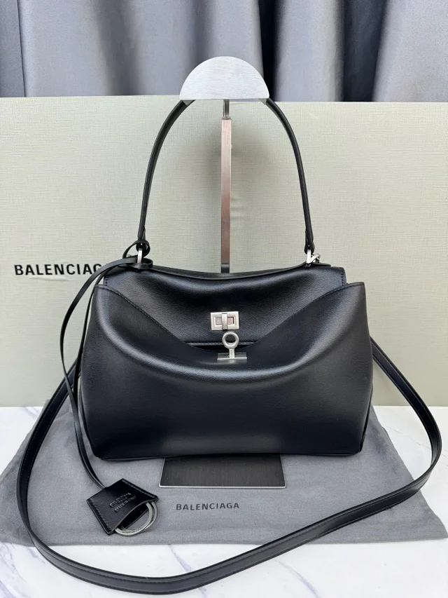 Balenciaga Shoulder Bags Rodeo bag with turn-lock closure product detail image 30