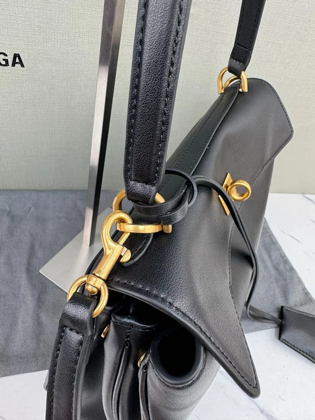 Balenciaga Shoulder Bags Rodeo bag with turn-lock closure product detail image 51