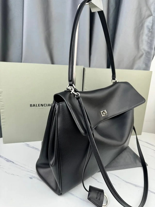 Balenciaga Shoulder Bags Rodeo bag with turn-lock closure product detail image 19