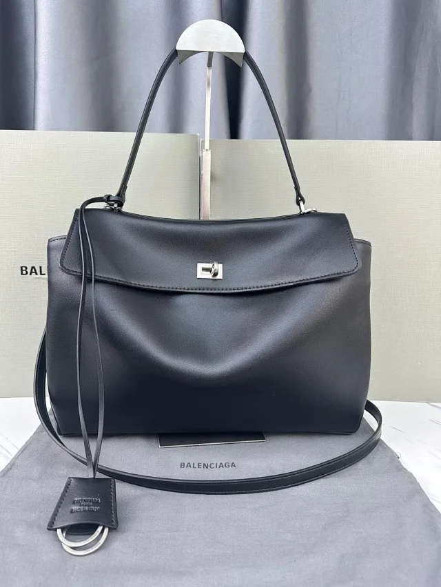 Balenciaga Shoulder Bags Rodeo bag with turn-lock closure product detail image 23