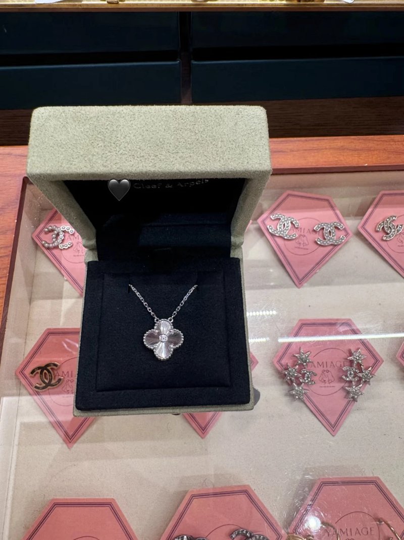 Necklace from Bears