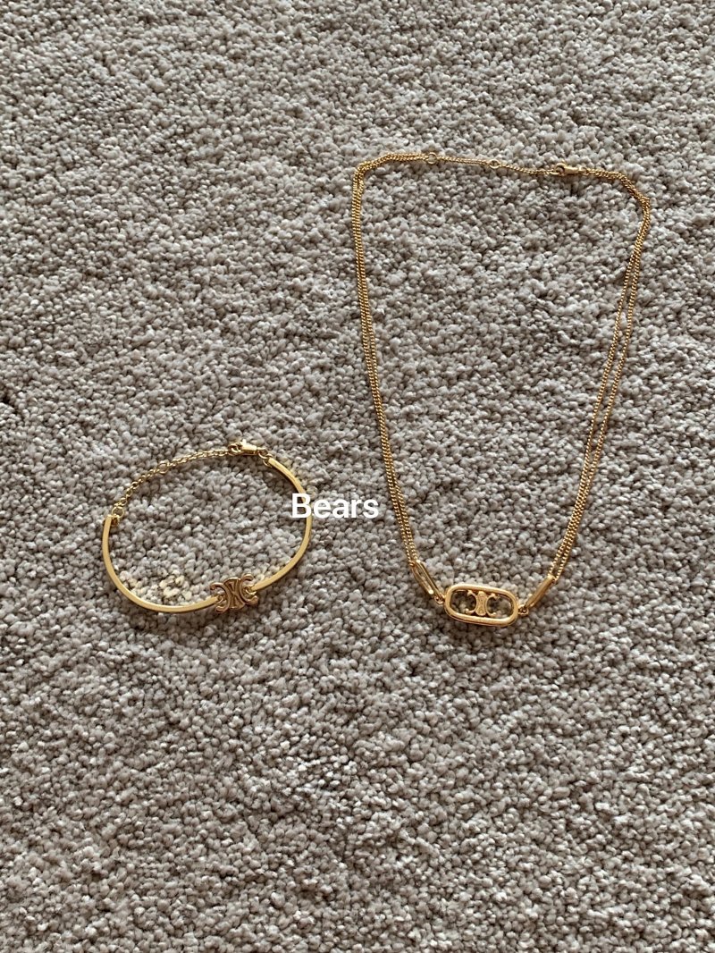 Necklace from Bears