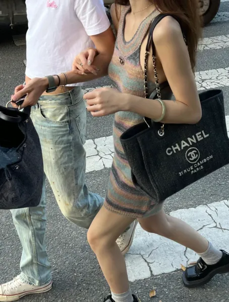 Chanel Deauville Tote Bag White Canvas with Black Logo - 7