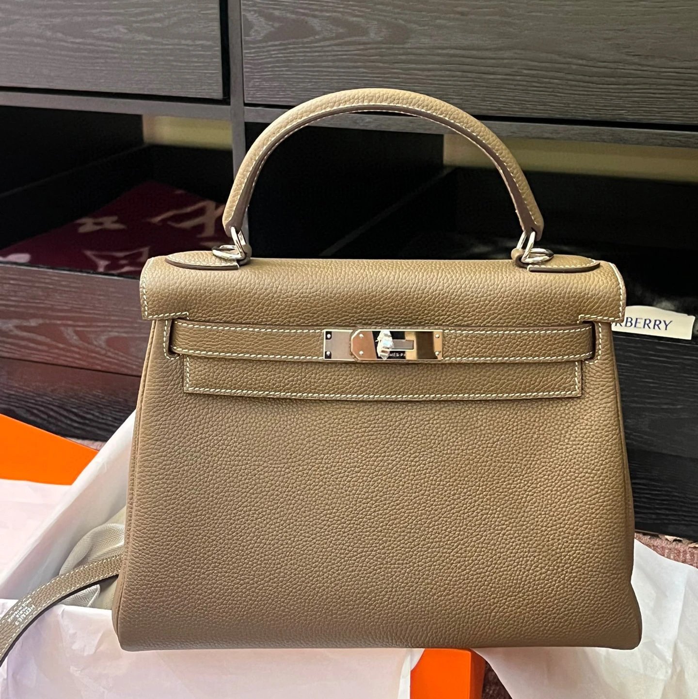 Hermes Kelly · 5
