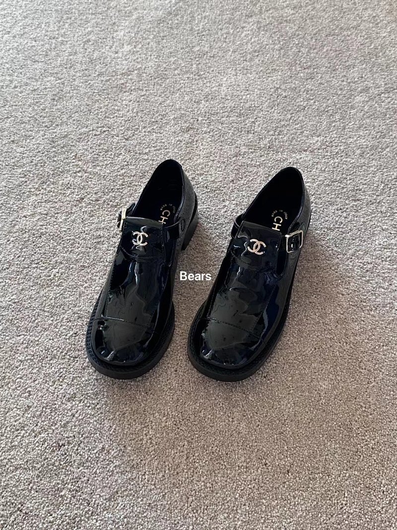 Shoes from Bears