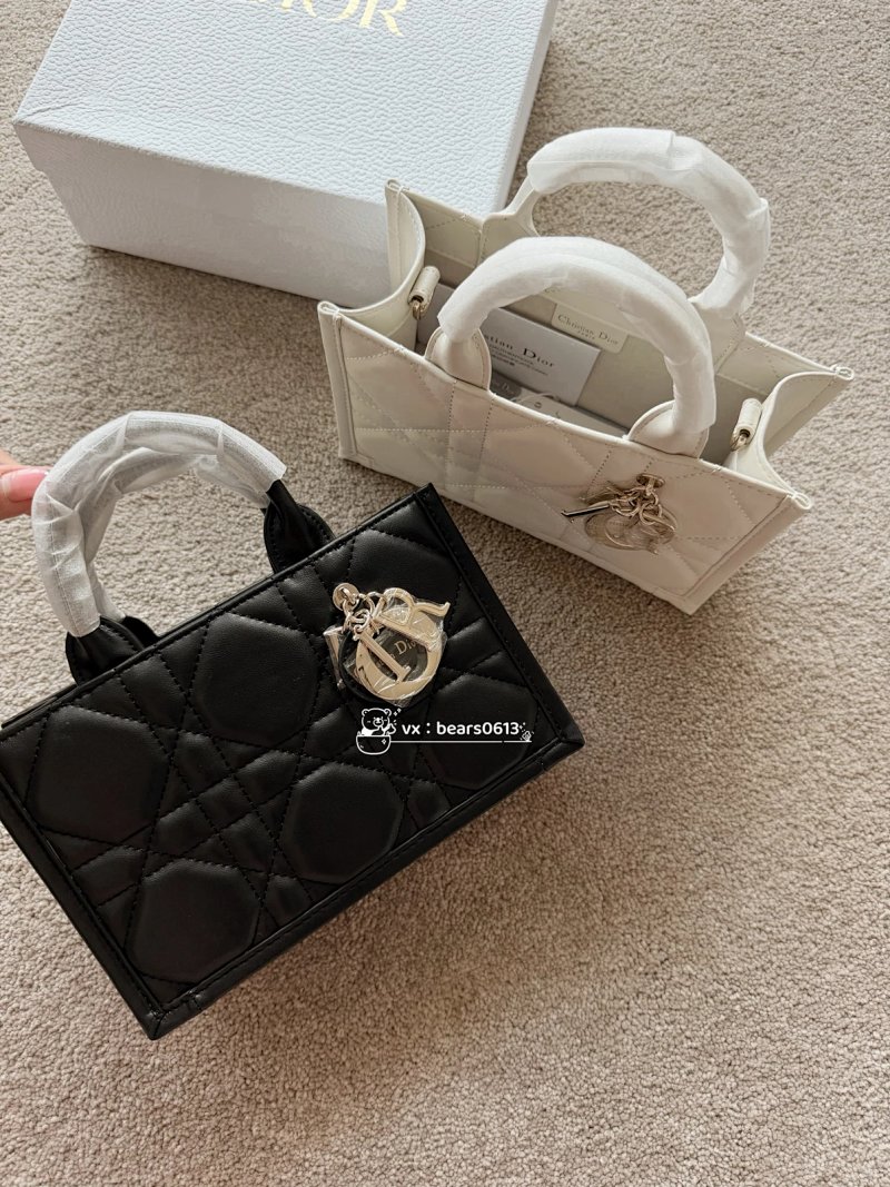 Bears Dio BookTote