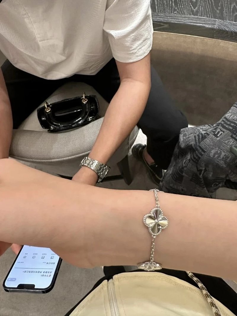 Bracelet from Bears