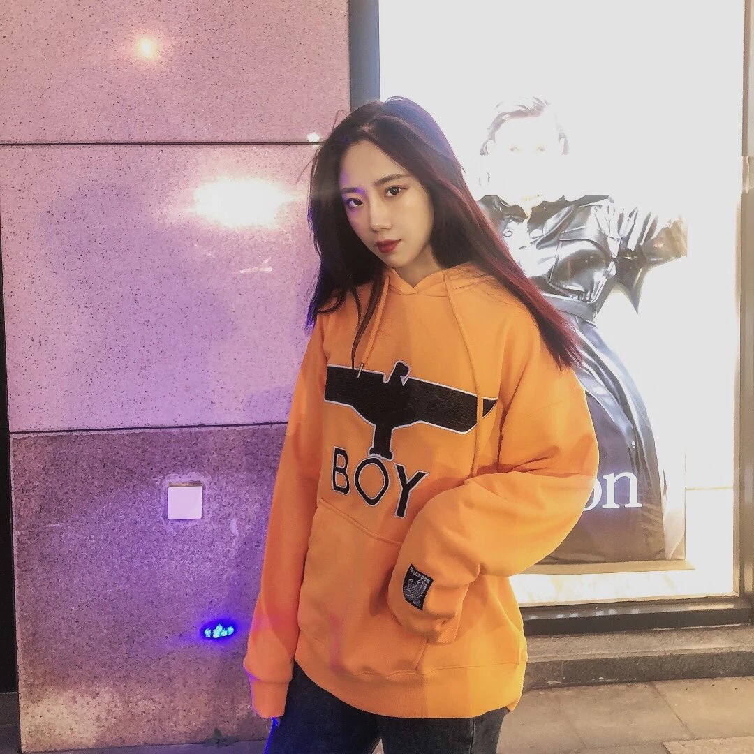 BoyLondon Ins爆品​橘色黑刺绣​卫衣