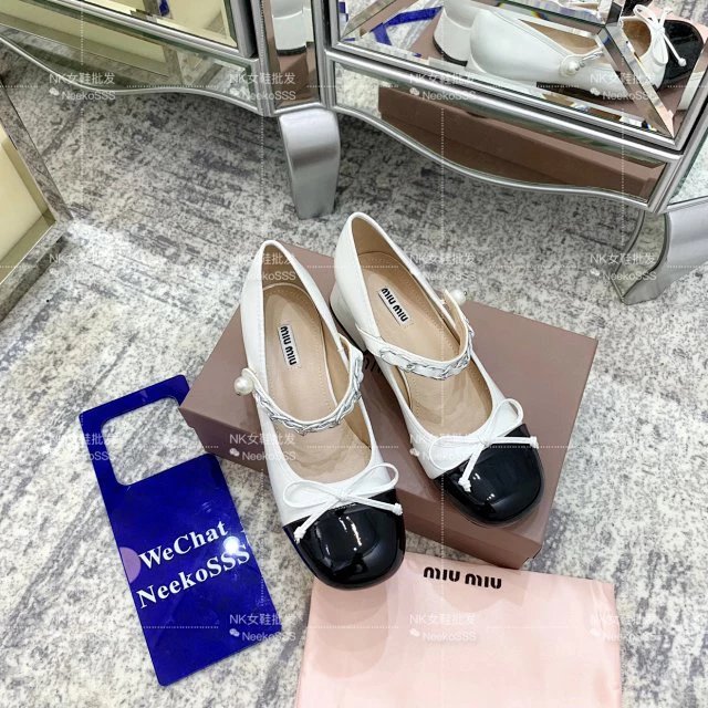 Chanel Mary Jane Block Heel White and Black Patent Leather Shoes - 21