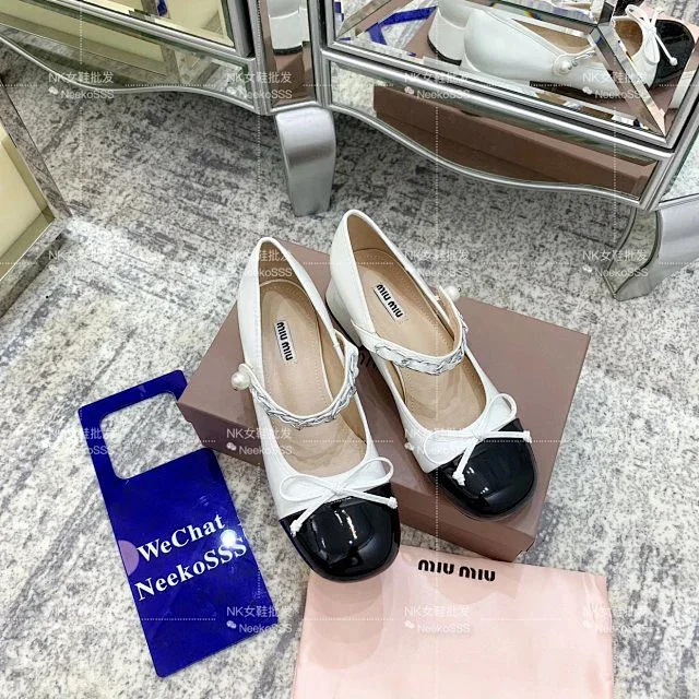 Miu High Heels Chain-Strap Mary Jane Block-Heel Pumps product detail image 19
