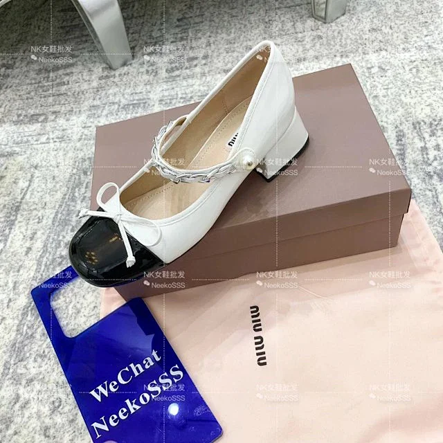 Miu High Heels Chain-Strap Mary Jane Block-Heel Pumps product detail image 21
