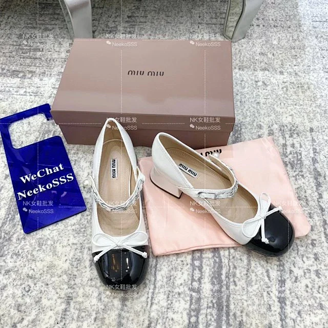Miu High Heels Chain-Strap Mary Jane Block-Heel Pumps product detail image 20