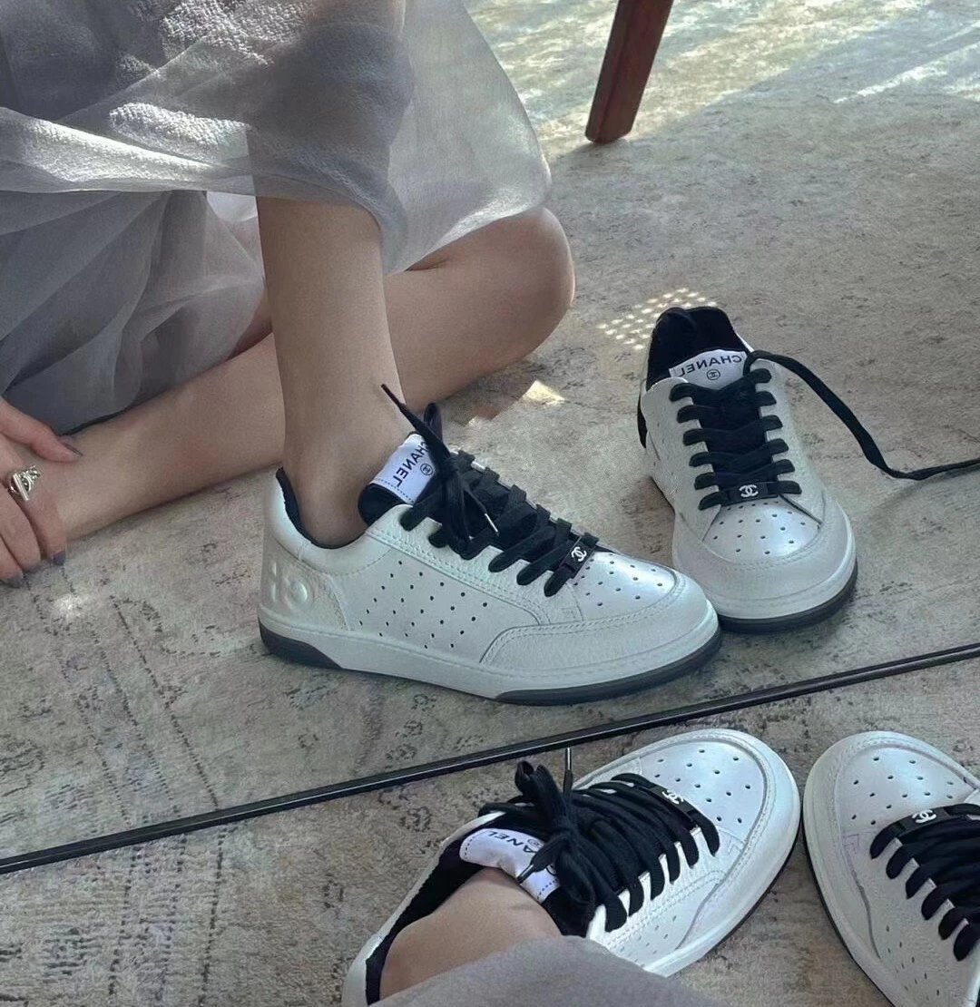 Chanel Sneakers Perforated low-top lace-up image 4