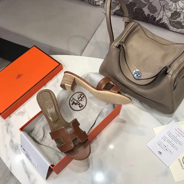 Hermès High Heels Oasis H-cutout block-heel mule sandals product detail image 7