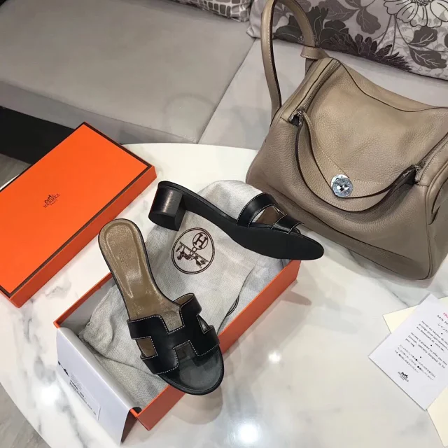 Hermès High Heels Oasis H-cutout block-heel mule sandals product detail image 11