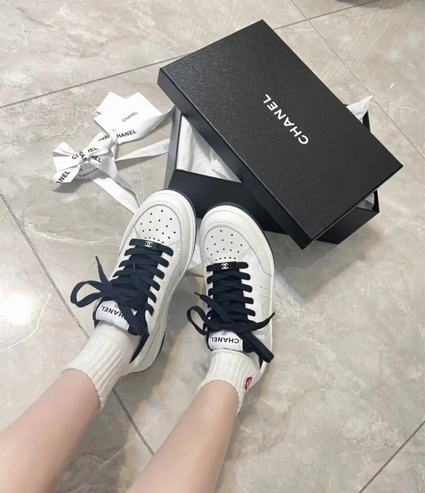 Chanel Sneakers Perforated low-top lace-up image 6