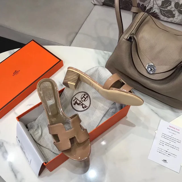 Hermès High Heels Oasis H-cutout block-heel mule sandals product detail image 26