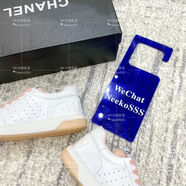 Chanel Sneakers Perforated low-top lace-up product detail image 16