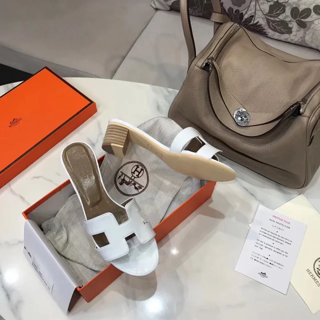 Hermès High Heels Oasis H-cutout block-heel mule sandals product detail image 28