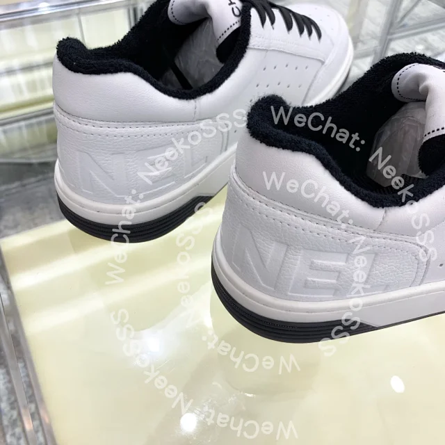 Chanel Sneakers Perforated low-top lace-up product detail image 22