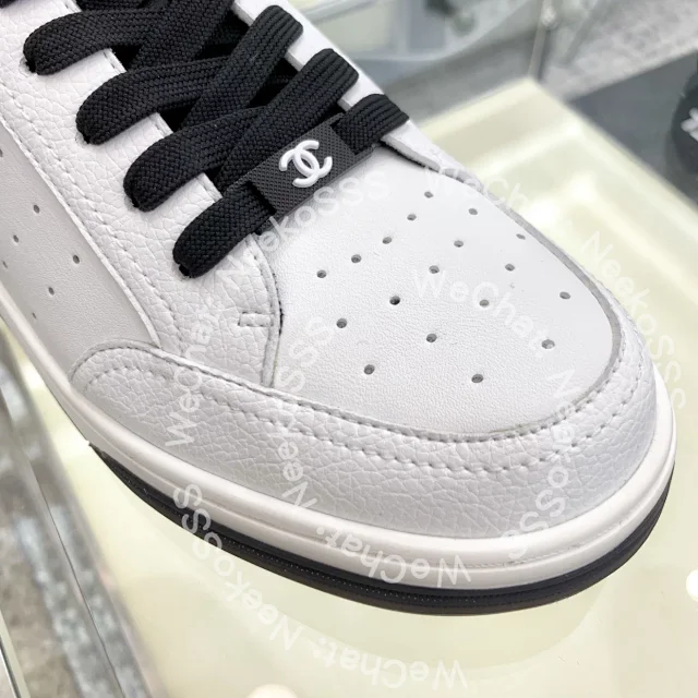 Chanel Sneakers Perforated low-top lace-up product detail image 21