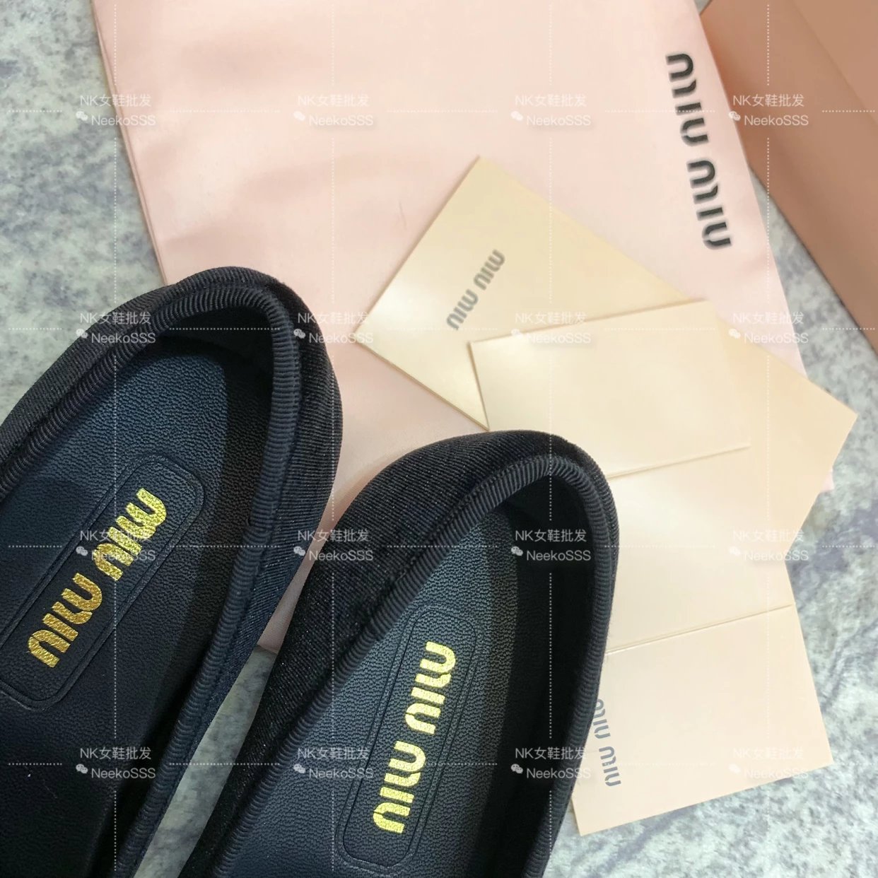 Miu Miu Logo-Embroidered Velvet Slippers Black - 17