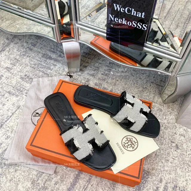 Hermès Slippers Oran slide with H-cutout strap product detail image 22
