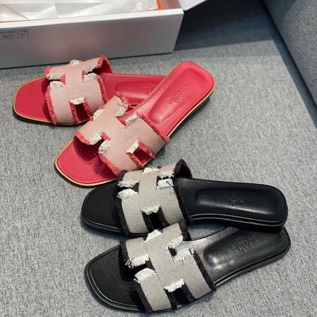 Hermès Slippers Oran slide with H-cutout strap product detail image 17