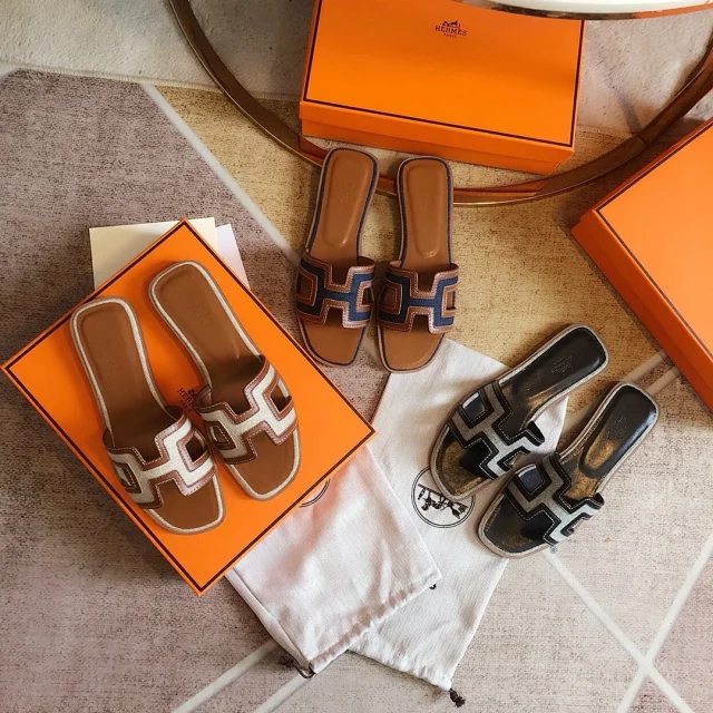 Hermès Slippers Oran slide with H-cutout strap product detail image 14