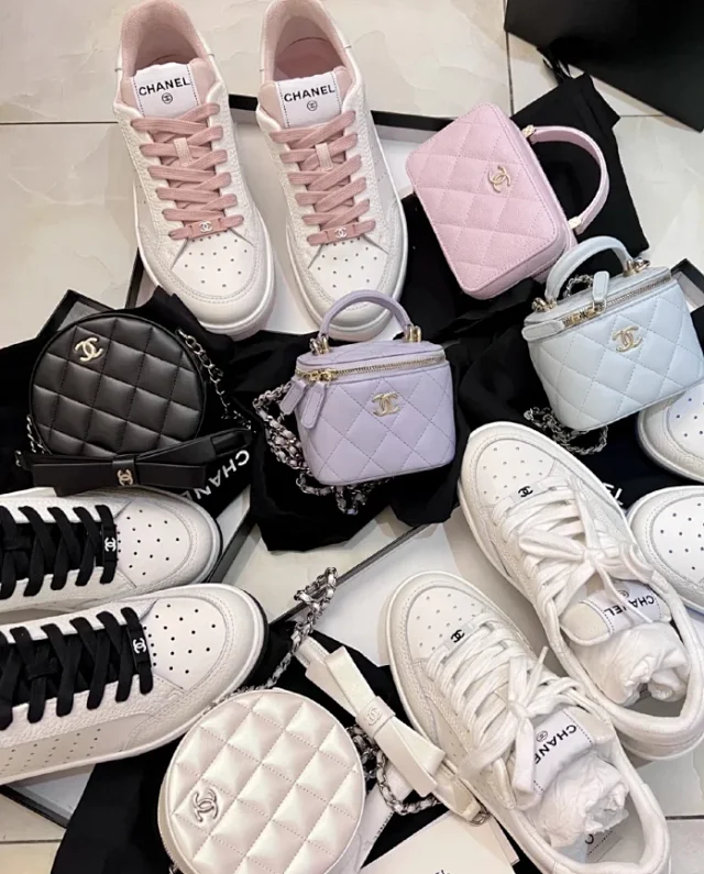 Chanel Sneakers Perforated low-top lace-up product detail image 2
