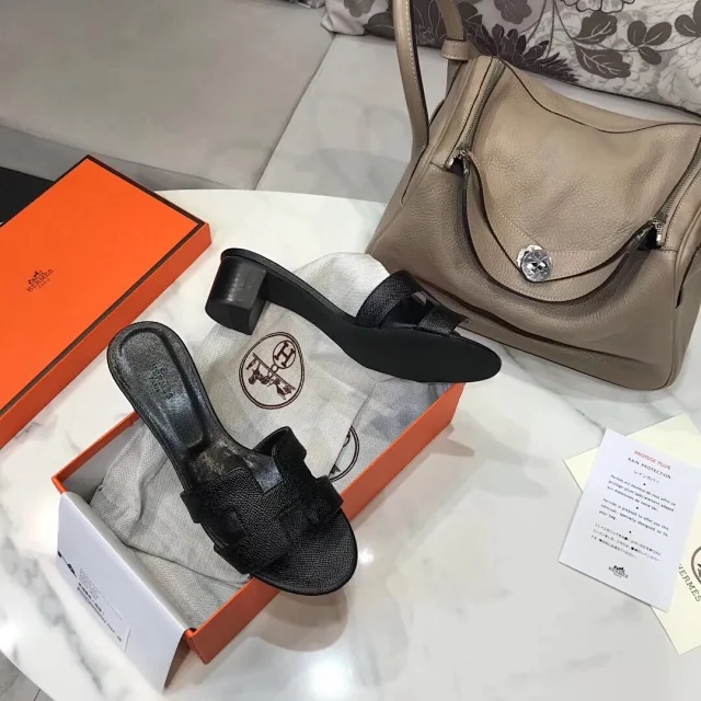 Hermès High Heels Oasis H-cutout block-heel mule sandals product detail image 42