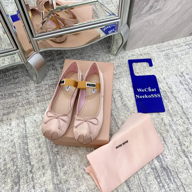 Miu Casual Shoes Bow Ballet Flats with Logo Elastic Strap product detail image 19
