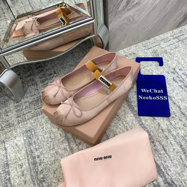 Miu Casual Shoes Bow Ballet Flats with Logo Elastic Strap product detail image 20