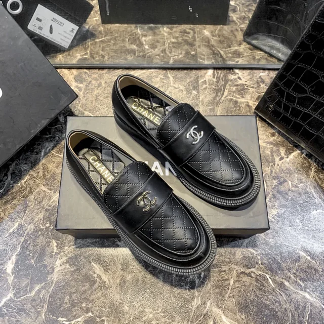CHANEL Leather Shoes Quilted CC Logo Loafers product detail image 7