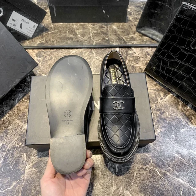 CHANEL Leather Shoes Quilted CC Logo Loafers product detail image 10