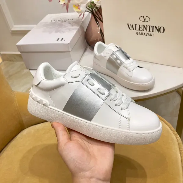 Valentino Rockstud Untitled White Leather Sneakers - 49