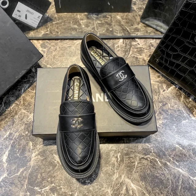 CHANEL Leather Shoes Quilted CC Logo Loafers product detail image 8