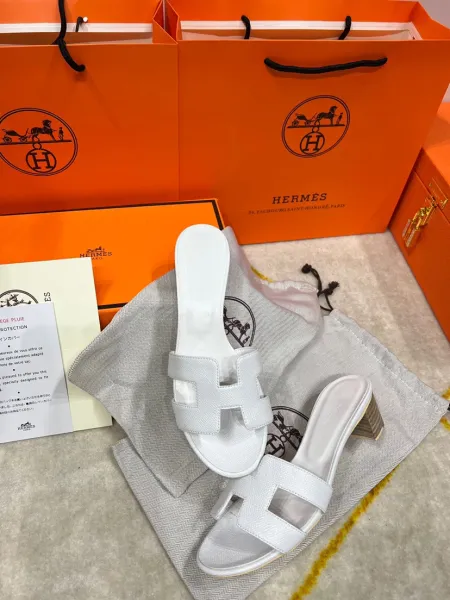Hermès Oran Mule White Leather Sandals - 1