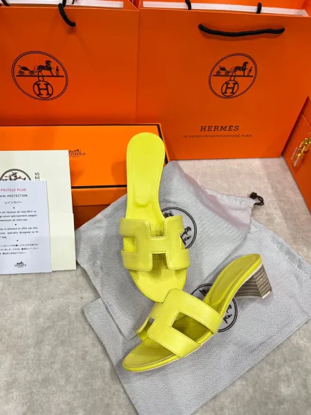 Hermès Oran Mule Yellow Epsom Leather Sandals - 1