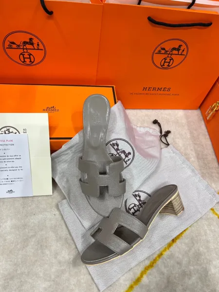 Hermès Oran Sandals Gray Epsom Leather Mules - 1