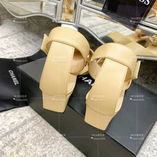 Chanel High Heels Pointed-toe ankle-strap block-heel slingbacks product detail image 13